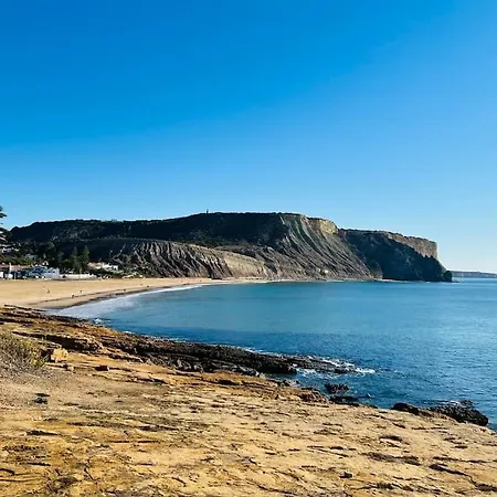 Pes Na Areia Luz